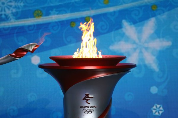 Зимние Олимпийские игры 2022 факел