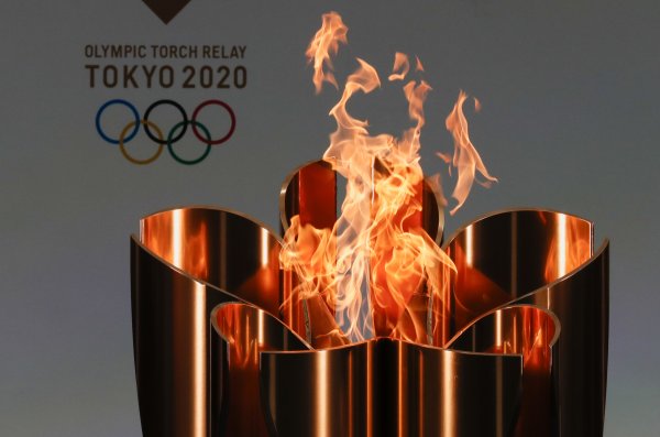 Олимпийский факел Токио 2021