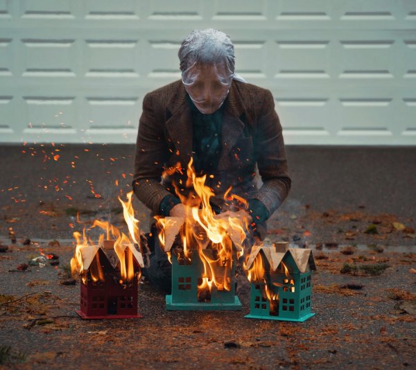 Мужчина огонь