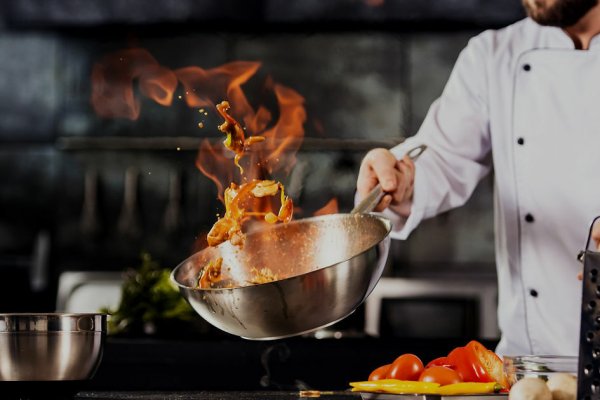 Wok готовка огонь