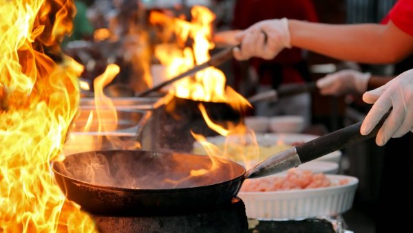 Сковорода на огне