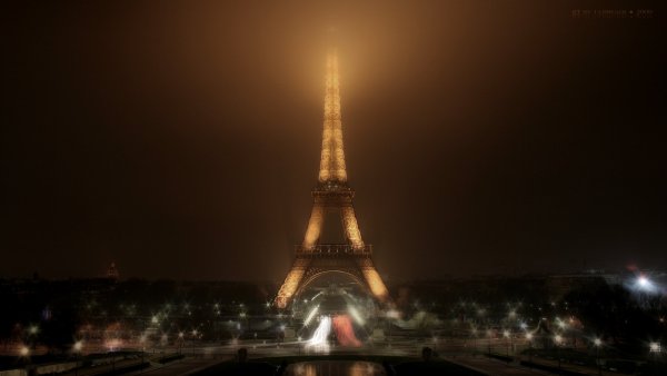 Эльфивая башня в Париже ночью
