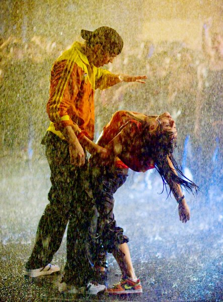 Шаг вперёд 2 танец под дождем