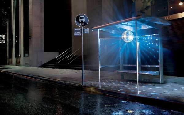 Автобусная остановка ночью