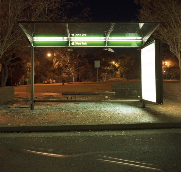 Ночная автобусная остановка