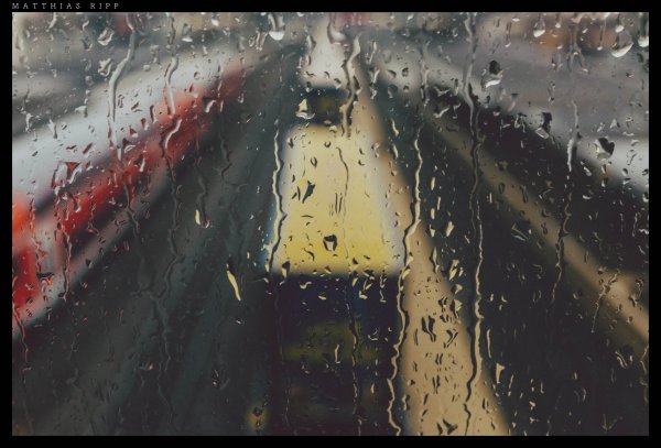 Поезд под дождем