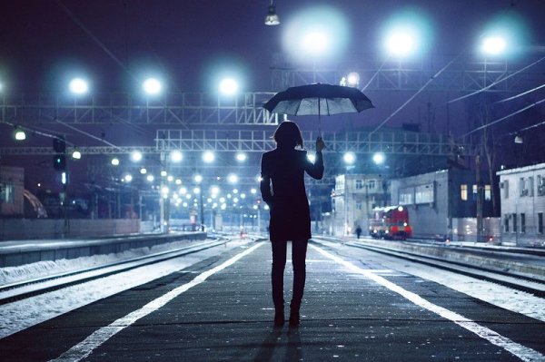 Парень на перроне