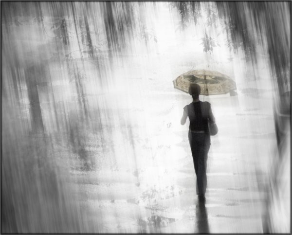 Уходящая в дождь