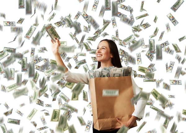 Женщина деньги успех