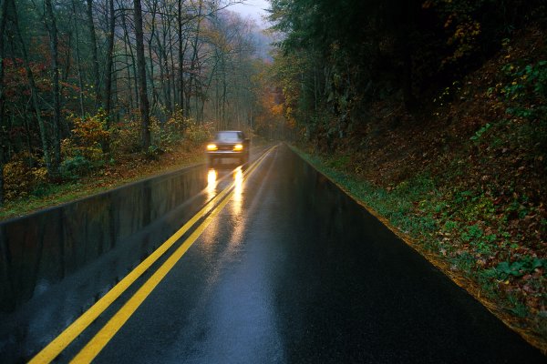 Ночная дождливая дорога