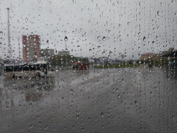 Плачет дождь