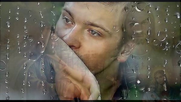 Мужчина у окна дождь