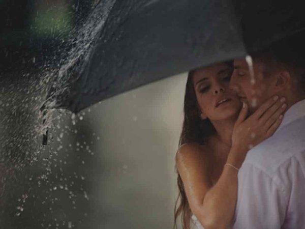 Любовь под дождём стихи