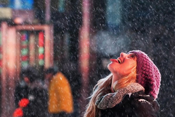 Ловить снежинки ртом