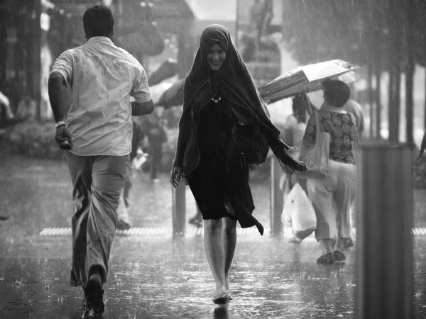 Человек под дождем