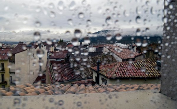 Ливень крыша