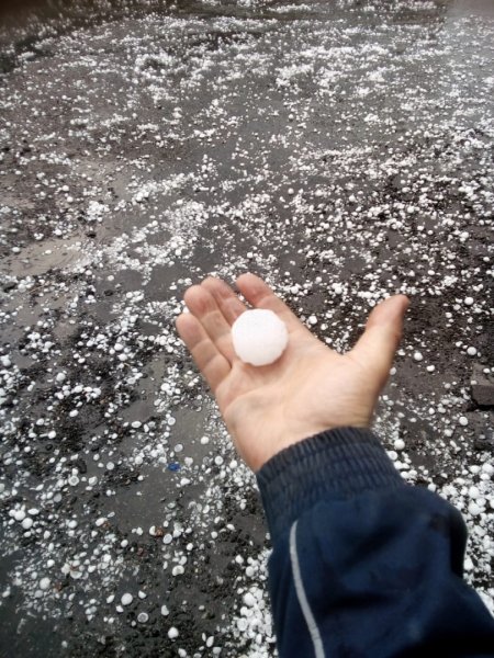 Сильный град