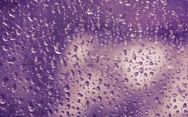 Капли на стекле розовые