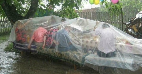 Пикник в дождь