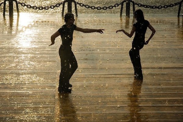 Танцы под дождем