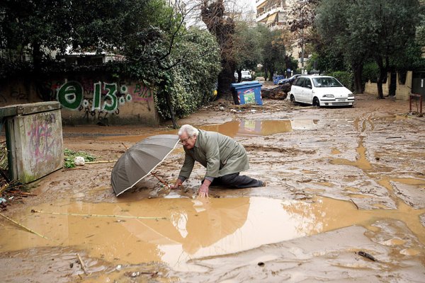 Грязная лужа