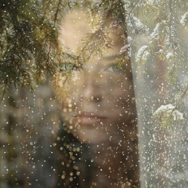 Мокрый снег за окном