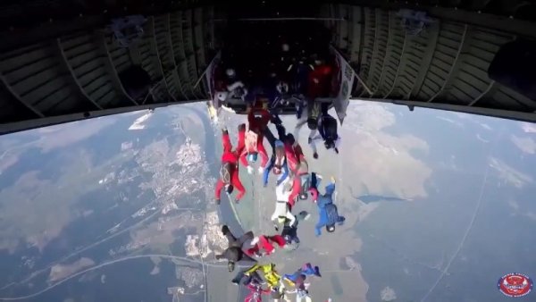 Это мужицкий дождь Аллилуйя дождь из мужиков