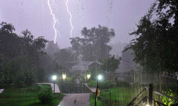 Ливень с грозой