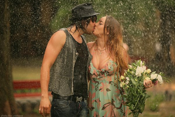 Двое под дождем