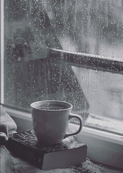 Кофе у окна дождь