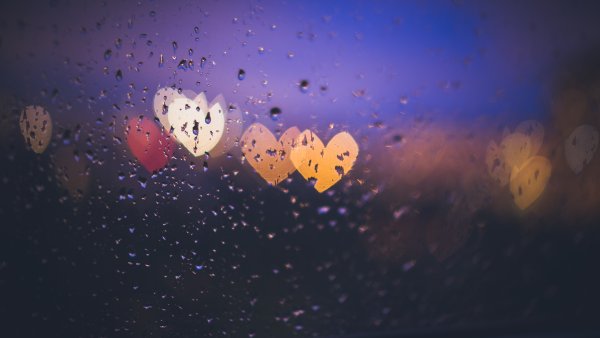 Сердечко на стекле