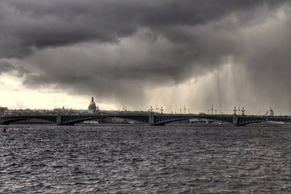 Пасмурный Питер