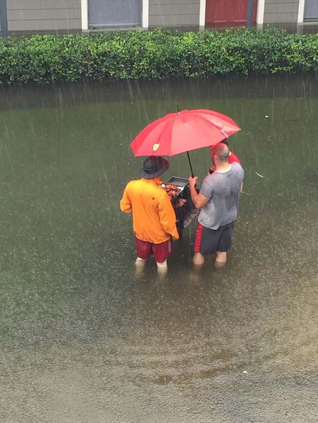 Смешные под дождем