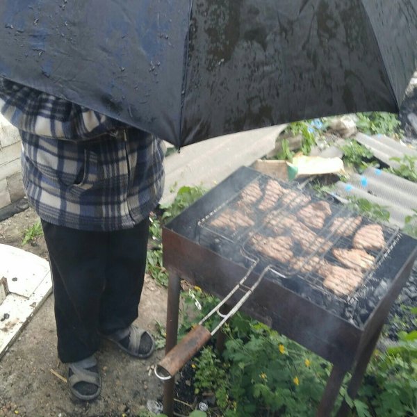 Шашлык в дождь под навес