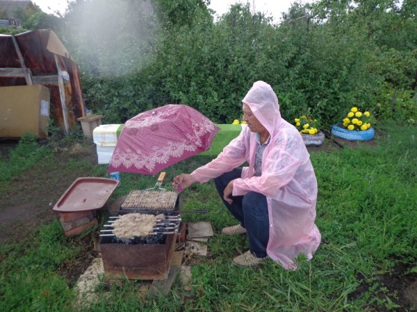 Шашлык под дождем