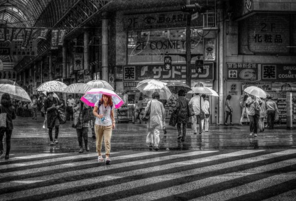 Японка под дождем