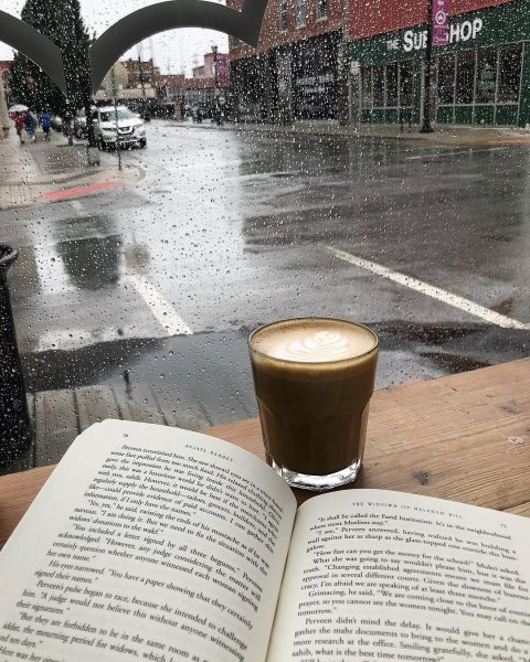 Кофе книга дождь