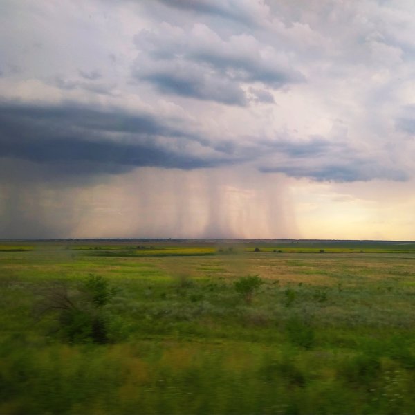 Дождь полосой