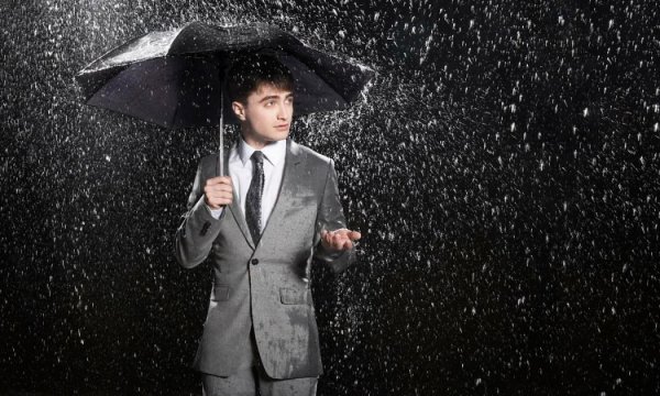 Мужчина с зонтом