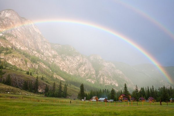 Радуга в горах Алтая