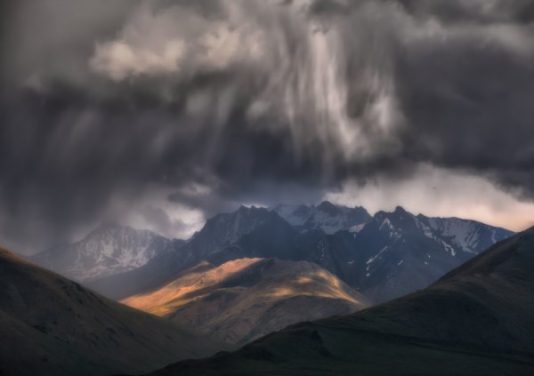Гроза в горах Кавказа