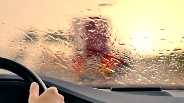 Лобовое стекло машины