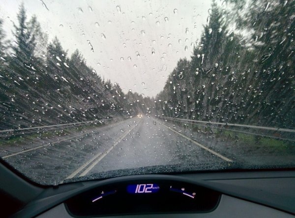 Антидождь на лобовое стекло