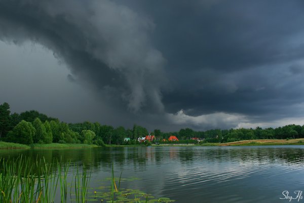 Гроза на речке