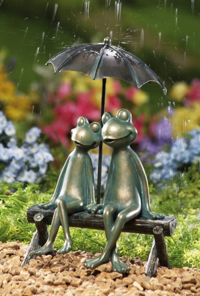 Лягушка под зонтиком