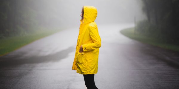В дождевике под дождем