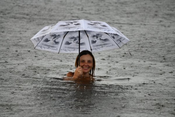 Под дождем прикол
