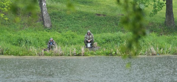 Рыбалка под дождем