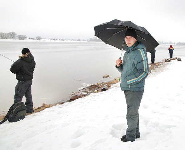 Рыбаки под ливнем