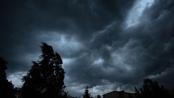 Гроза и сильный ветер